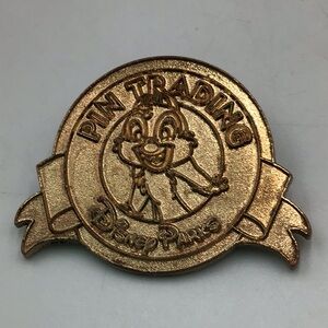 Disney Pin Trading 2011 Gold Pin Chip N Dale Limited Release